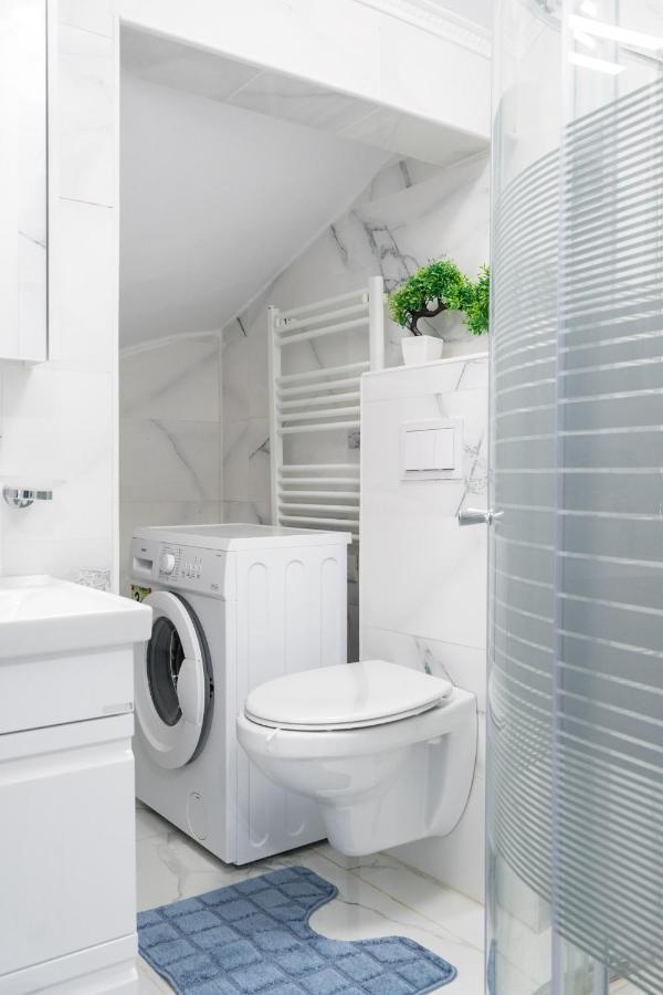 Blue-Line-Apartment-Unirii บูคาเรสต์ ภายนอก รูปภาพ