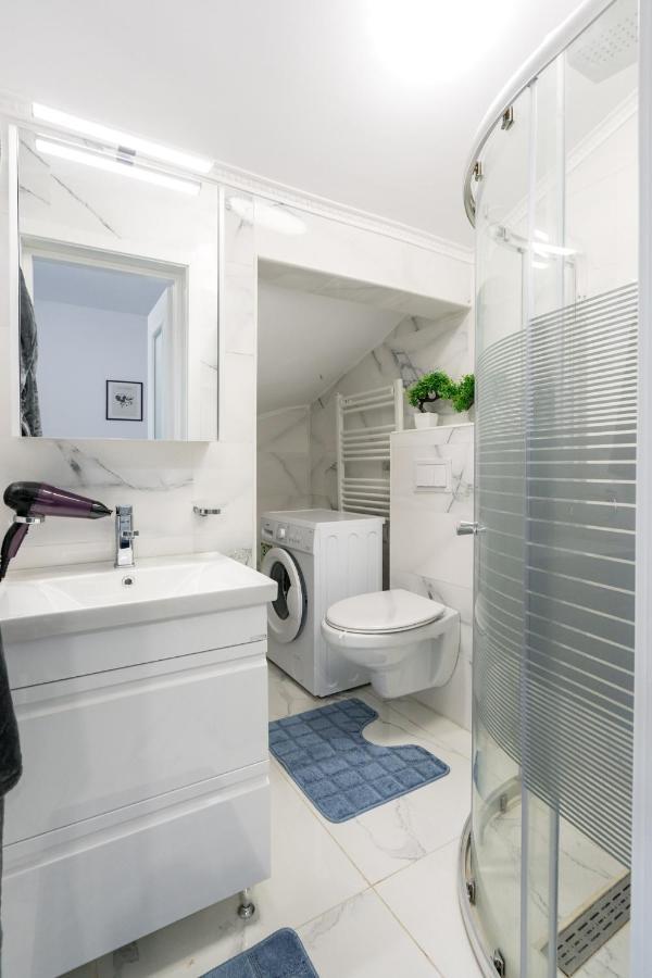 Blue-Line-Apartment-Unirii บูคาเรสต์ ภายนอก รูปภาพ